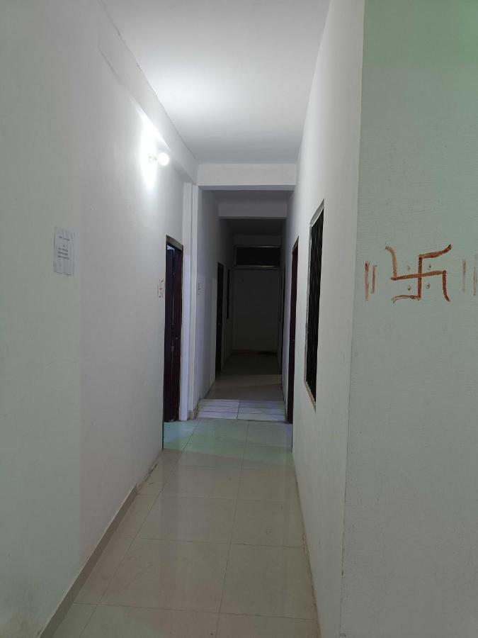 Oyo Pandey Ji Guesthouse Gorakhpur Luaran gambar